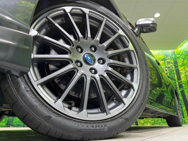 �y����18�C���`�A���~�z�C�[���z�O�ςɃ}�b�`���������A���~�z�C�[���𑕒����Ă���܂��B�e��ЊO�A���~�z�C�[����A�X�^�b�h���X�^�C�����戵�����Ă���܂��B���񂲑��k����������