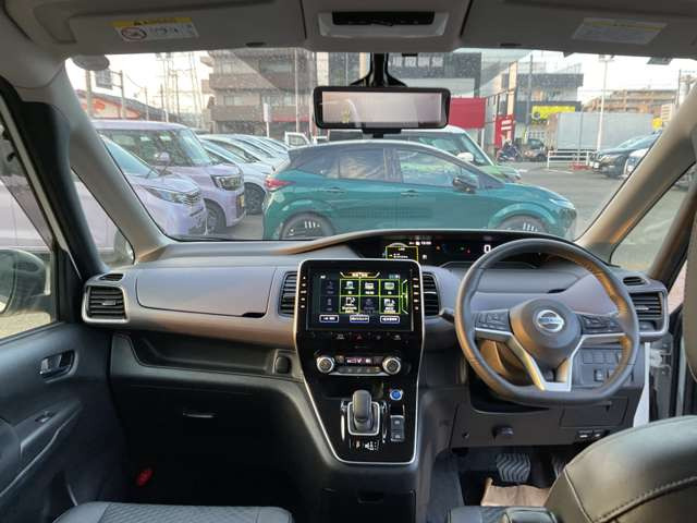 セレナ1.2 e-POWER ハイウェイスターV