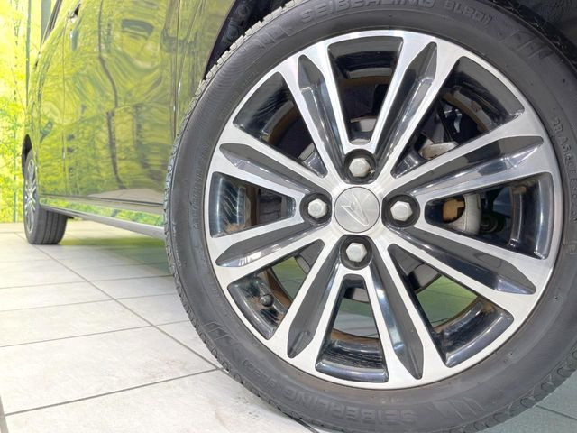 �y����15�C���`�A���~�z�C�[���z�O�ςɃ}�b�`���������A���~�z�C�[���𑕒����Ă���܂��B�e��ЊO�A���~�z�C�[����A�X�^�b�h���X�^�C�����戵�����Ă���܂��B���񂲑��k����������