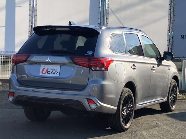 アウトランダーPHEV2.4 ブラック エディション 4WD