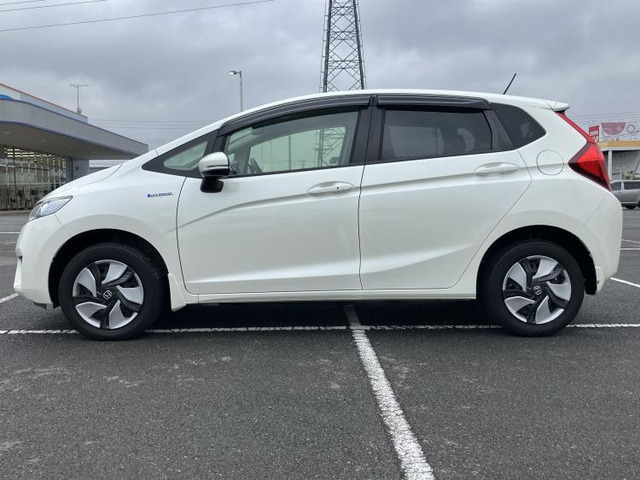 フィット1.5 ハイブリッド Lパッケージ 4WD