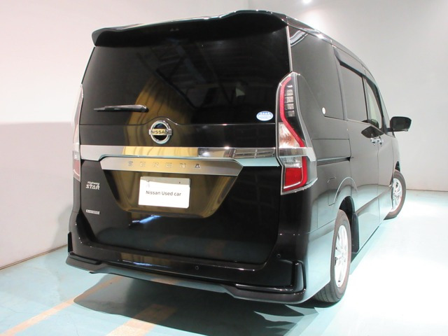 セレナ2.0 ハイウェイスターV 4WD