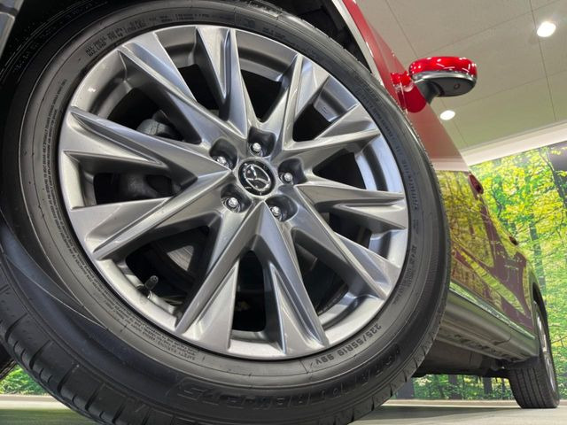 �y����19�C���`�A���~�z�C�[���z�O�ςɃ}�b�`���������A���~�z�C�[���𑕒����Ă���܂��B�e��ЊO�A���~�z�C�[����A�X�^�b�h���X�^�C�����戵�����Ă���܂��B���񂲑��k����������