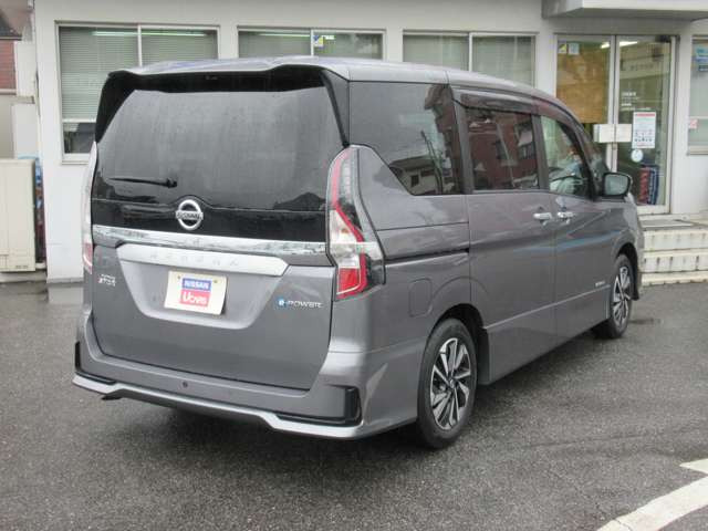 セレナ1.2 e-POWER ハイウェイスターV