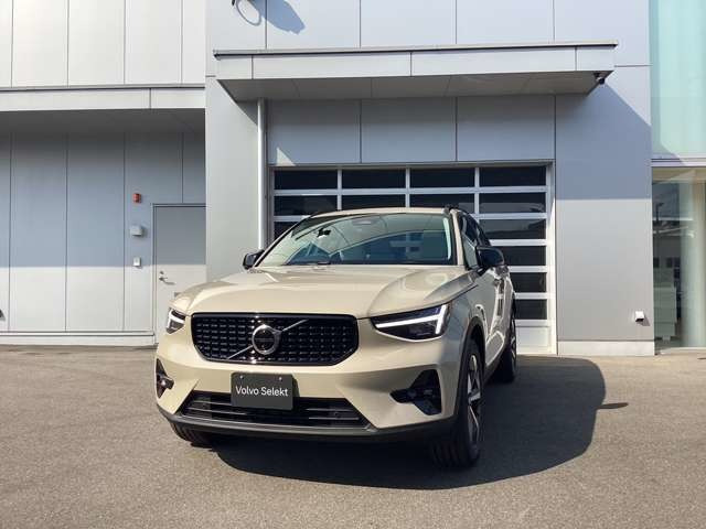 XC40ウルトラ B4 AWD ダークエディション 4WD