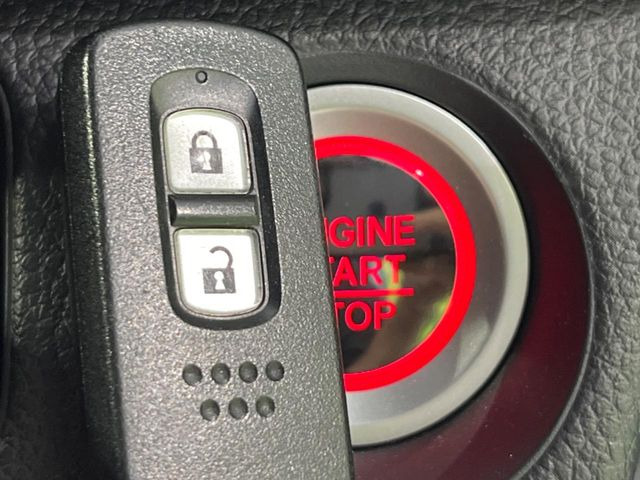�yHonda�X�}�[�g�L�[�z�J�o����|�P�b�g�ɓ��ꂽ�܂܂ł��h�A�̎{���E�������\�ȃX�}�[�g�L�[�𑕔��B�G���W���̃I���E�I�t�����J�M�����o���K�v����������Ƃ��Ă��֗��ł���