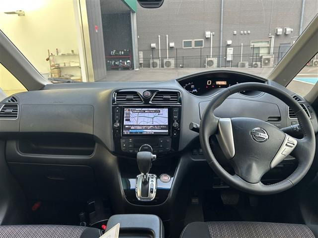 セレナ2.0 ハイウェイスター S-HYBRID