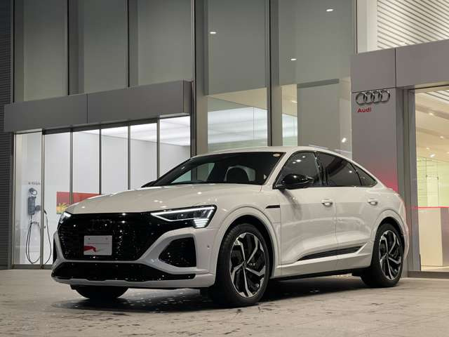 Q8スポーツバック e-tron55 クワトロ Sライン 4WD