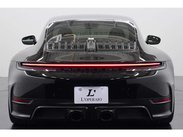 �ꕶ���Ɋт�LED�e�[�������v�ƃN���A�e�[������ۓI�ȃ��A�X�^�C���B�X�|�[�c�G�L�]�[�X�g�V�X�e�����t�ł鉹�F���A���銽�т����߂Ă���鑕�����e�ƂȂ��Ă���܂��B