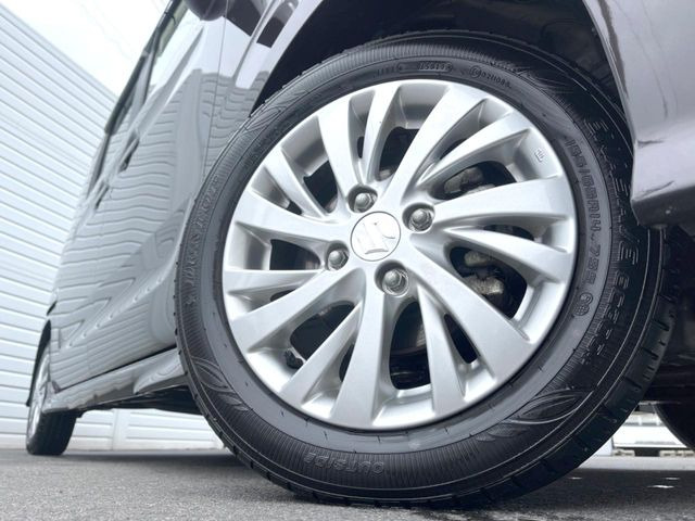 �y����14�C���`�A���~�z�C�[���z�O�ςɃ}�b�`���������A���~�z�C�[���𑕒����Ă���܂��B�e��ЊO�A���~�z�C�[����A�X�^�b�h���X�^�C�����戵�����Ă���܂��B���񂲑��k����������