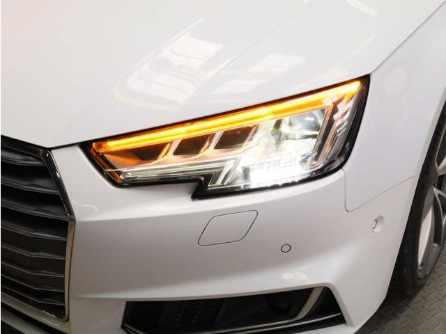 A42.0 TFSI クワトロ タキシード スタイル 4WD