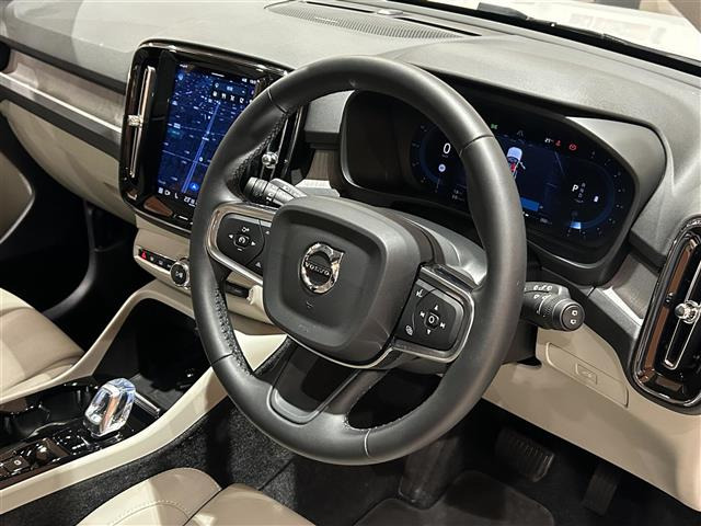 XC40ウルトラ B4 AWD 4WD