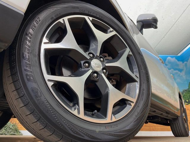 �y����18�C���`�A���~�z�C�[���z�O�ςɃ}�b�`���������A���~�z�C�[���𑕒����Ă���܂��B�e��ЊO�A���~�z�C�[����A�X�^�b�h���X�^�C�����戵�����Ă���܂��B���񂲑��k����������