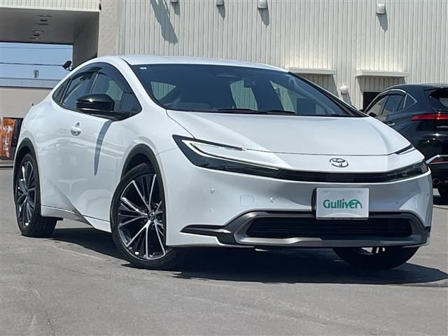 プリウス2.0 G E-Four 4WD