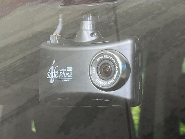 【ドライブレコーダー】ドライブレコーダー装備!走行中はもちろん、あおり運転や事故に遭遇した際、映像で記録し、万一のリスクに備えます。※記録用SDカードはお客様ご自身でご準備いただく必要があります。