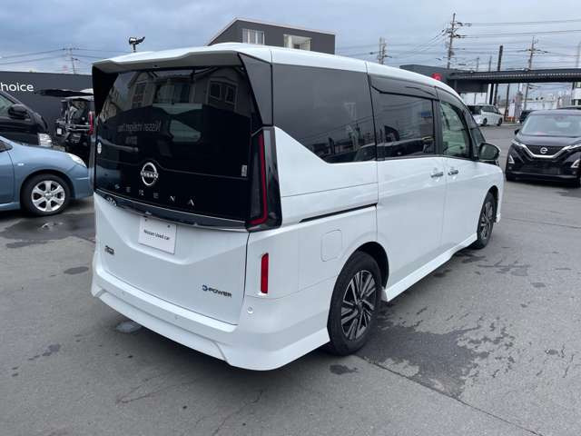 セレナ1.4 e-POWER ハイウェイスターV