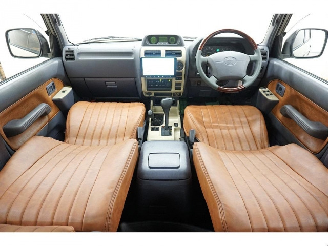 ランドクルーザープラド3.0 TX ディーゼル 4WD