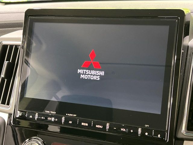 【メーカー純正ナビ】インテリアに溶け込むスタイリッシュな「専用設計」メーカーナビを装備♪視認性や操作性など基本性能にも優れ、より上質なカーライフをお楽しみいただけます。