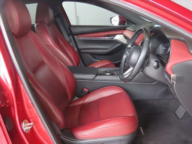 MAZDA3ファストバック1.8 XD バーガンディ セレクション