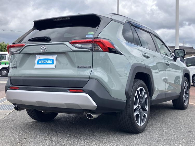 RAV42.0 アドベンチャー 4WD