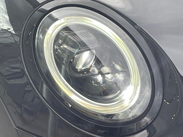 ��LED�w�b�h���C�g:��ԑ��s�����ǍD�Ȏ��E���m�ۂ����S���ĉ^�]�ł��鍂�P�xLED�w�b�h���C�g�𑕔�!�_�����x�������A����d�͂��}�����Ă��܂��B