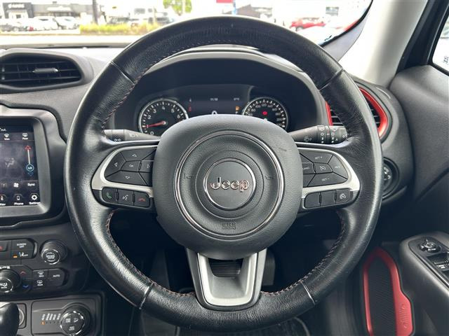 レネゲードトレイルホーク 4WD