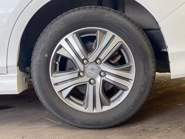 �y����16�C���`�A���~�z�C�[���z�O�ςɃ}�b�`���������A���~�z�C�[���𑕒����Ă���܂��B�e��ЊO�A���~�z�C�[����A�X�^�b�h���X�^�C�����戵�����Ă���܂��B���񂲑��k����������