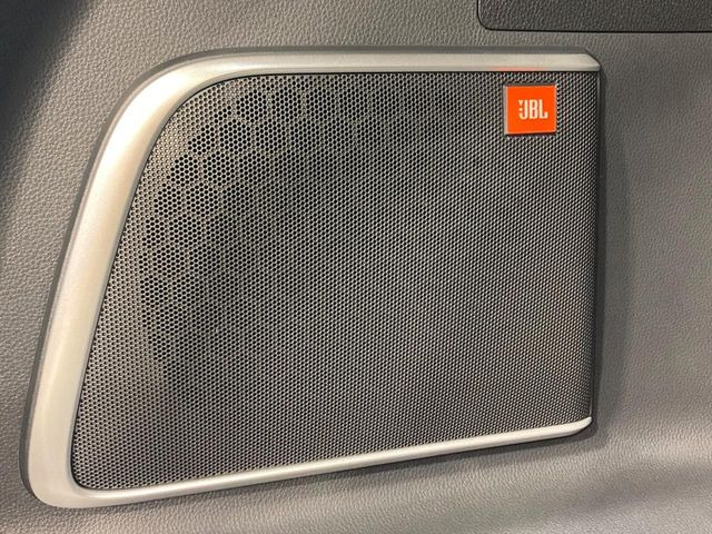 �yJBL�T�E���h�V�X�e���z���i�ʃT�E���h�V�X�e���𓋍ځB��p�̃`���[�j���O���{���ꂽ�召�l�X�ȃX�s�[�J�[����ǎ��ȃT�E���h���t�ł��A�Տꊴ���ӂ�鉹����Ԃ����o���܂��B