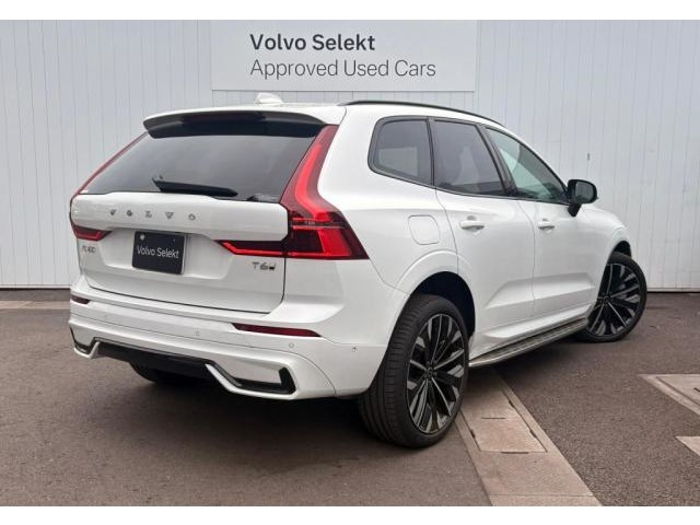 XC60ウルトラ T6 AWD プラグイン ハイブリッド 4WD