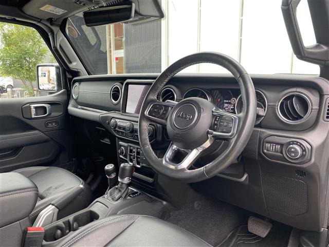 ラングラーアンリミテッド サハラ 4WD