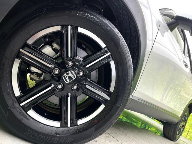 �y����16�C���`�A���~�z�C�[���z�O�ςɃ}�b�`���������A���~�z�C�[���𑕒����Ă���܂��B�e��ЊO�A���~�z�C�[����A�X�^�b�h���X�^�C�����戵�����Ă���܂��B���񂲑��k����������