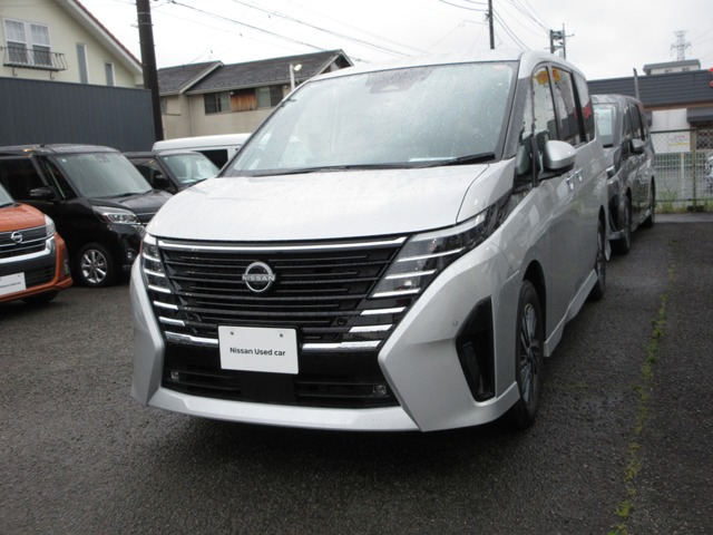 セレナ1.4 e-POWER ハイウェイスターV