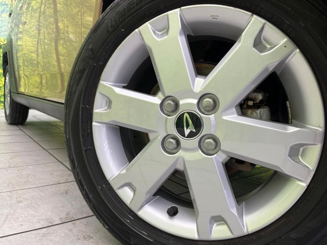 �y����15�C���`�A���~�z�C�[���z�O�ςɃ}�b�`���������A���~�z�C�[���𑕒����Ă���܂��B�e��ЊO�A���~�z�C�[����A�X�^�b�h���X�^�C�����戵�����Ă���܂��B���񂲑��k����������