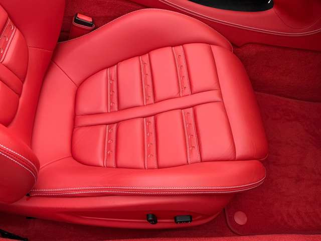 ����ȃV�[�g�E�����ւ���������Y��ȏ�Ԃł��B