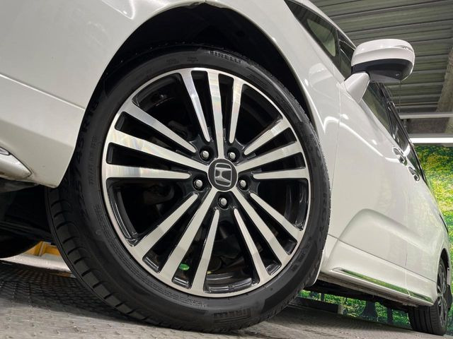 �y����18�C���`�A���~�z�C�[���z�O�ςɃ}�b�`���������A���~�z�C�[���𑕒����Ă���܂��B�e��ЊO�A���~�z�C�[����A�X�^�b�h���X�^�C�����戵�����Ă���܂��B���񂲑��k����������