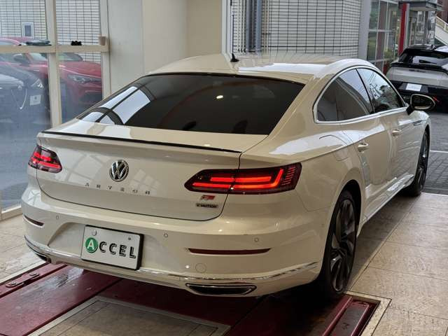 アルテオンRライン 4モーション アドバンス 4WD