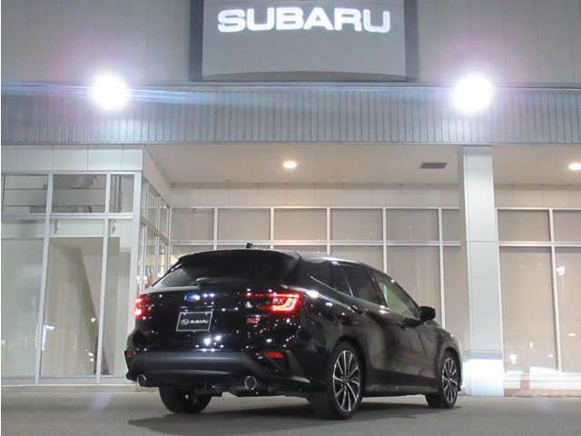 レヴォーグ1.8 STI スポーツ 4WD