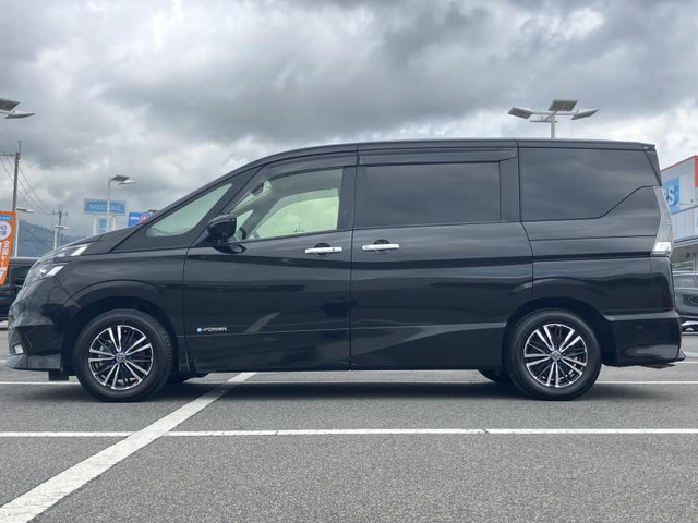 セレナ1.2 e-POWER ハイウェイスターV