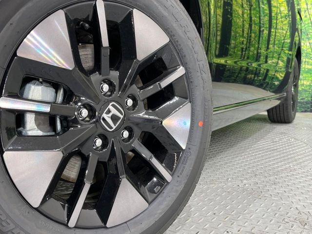 �y�����A���~�z�C�[���z�O�ςɃ}�b�`���������A���~�z�C�[���𑕒����Ă���܂��B�e��ЊO�A���~�z�C�[����A�X�^�b�h���X�^�C�����戵�����Ă���܂��B���񂲑��k����������