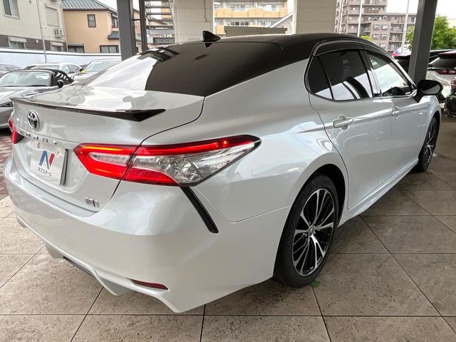 トヨタ カムリ 2.5 WS レザーパッケージ 283.3万円 令和2年(2020年