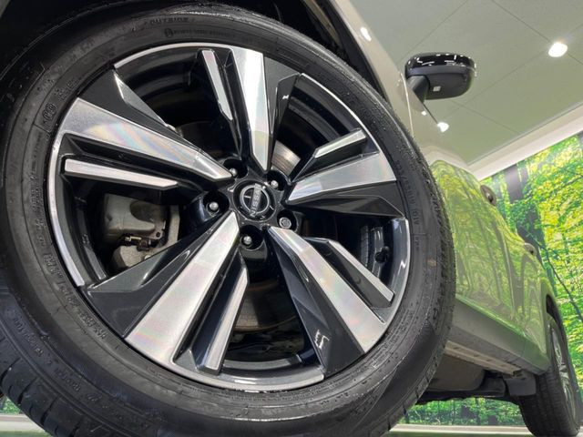 �y����19�C���`�A���~�z�C�[���z�O�ςɃ}�b�`���������A���~�z�C�[���𑕒����Ă���܂��B�e��ЊO�A���~�z�C�[����A�X�^�b�h���X�^�C�����戵�����Ă���܂��B���񂲑��k����������