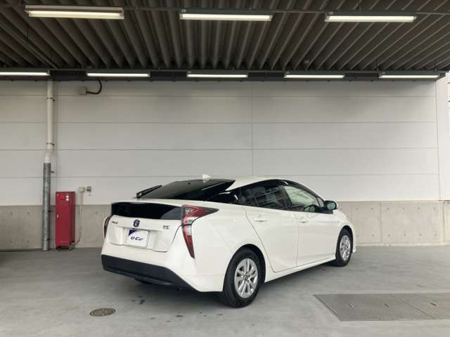 プリウス1.8 S