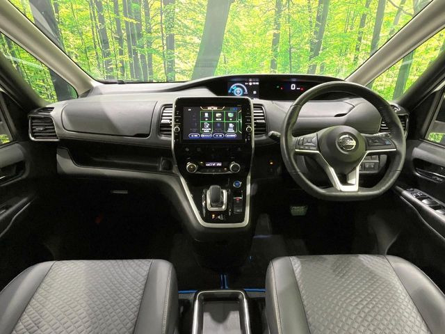 セレナ1.2 e-POWER ハイウェイスターV