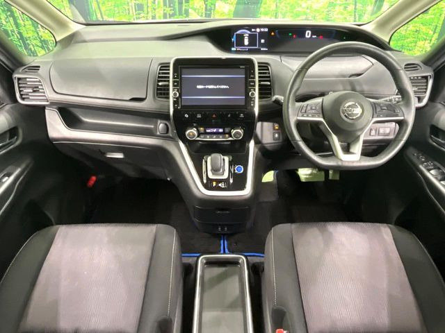 セレナ1.2 e-POWER ハイウェイスターV