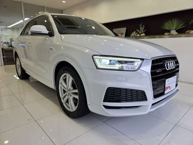 Q32.0 TFSI クワトロ 180PS Sラインパッケージ 4WD