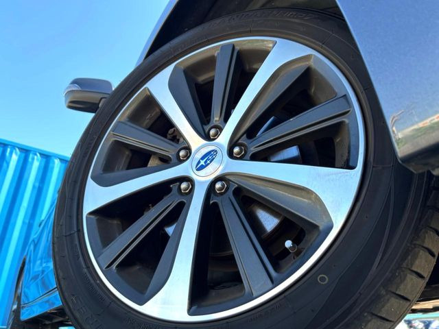 �y����17�C���`�A���~�z�C�[���z�O�ςɃ}�b�`���������A���~�z�C�[���𑕒����Ă���܂��B�e��ЊO�A���~�z�C�[����A�X�^�b�h���X�^�C�����戵�����Ă���܂��B���񂲑��k����������