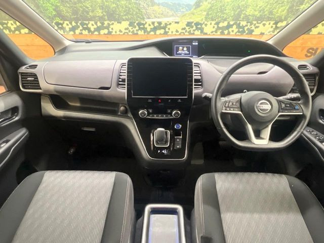 セレナ1.2 e-POWER ハイウェイスターV