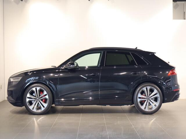 Q855 TFSI クワトロ Sライン 4WD