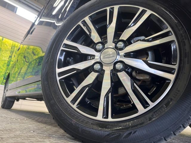 �y����14�C���`�A���~�z�C�[���z�O�ςɃ}�b�`���������A���~�z�C�[���𑕒����Ă���܂��B�e��ЊO�A���~�z�C�[����A�X�^�b�h���X�^�C�����戵�����Ă���܂��B���񂲑��k����������