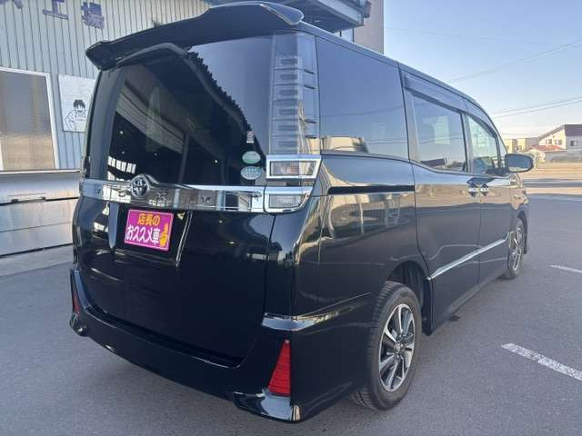 ヴォクシー2.0 ZS 煌 4WD